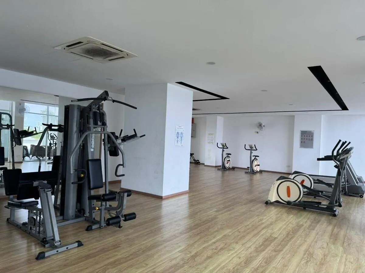 Pinnacle Tower 4Br, Jb City Town, Near Ciq Johor Bahru Daire